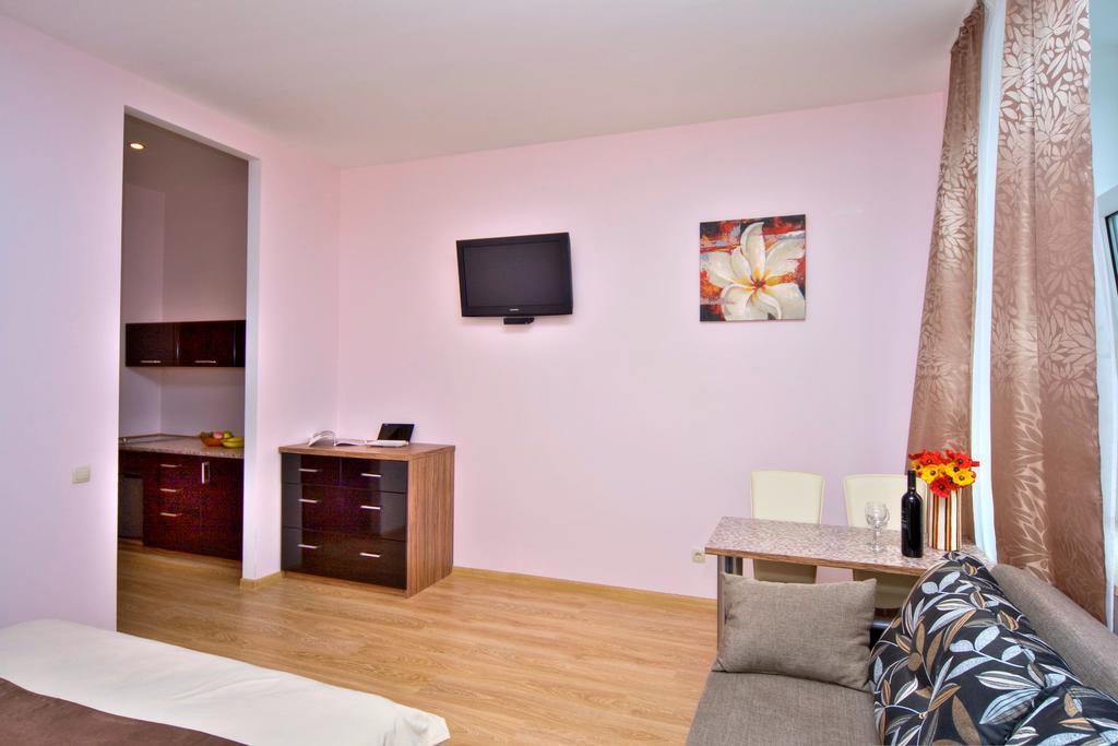 Sunday Apart Hotel Kyiv Exterior photo